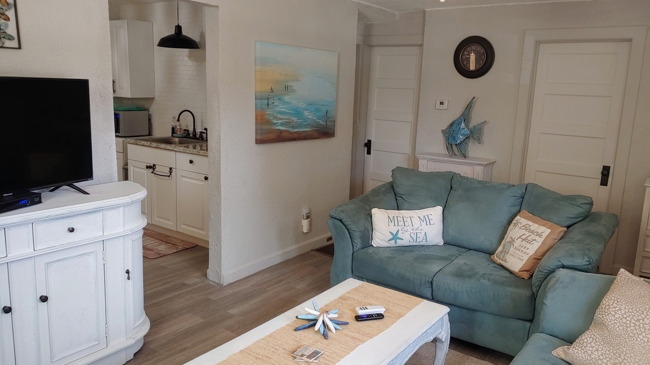 Photo of Livingroom in Historic Uptown