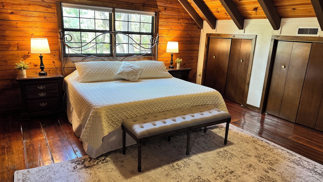 Photo of Bedroom in Mayo