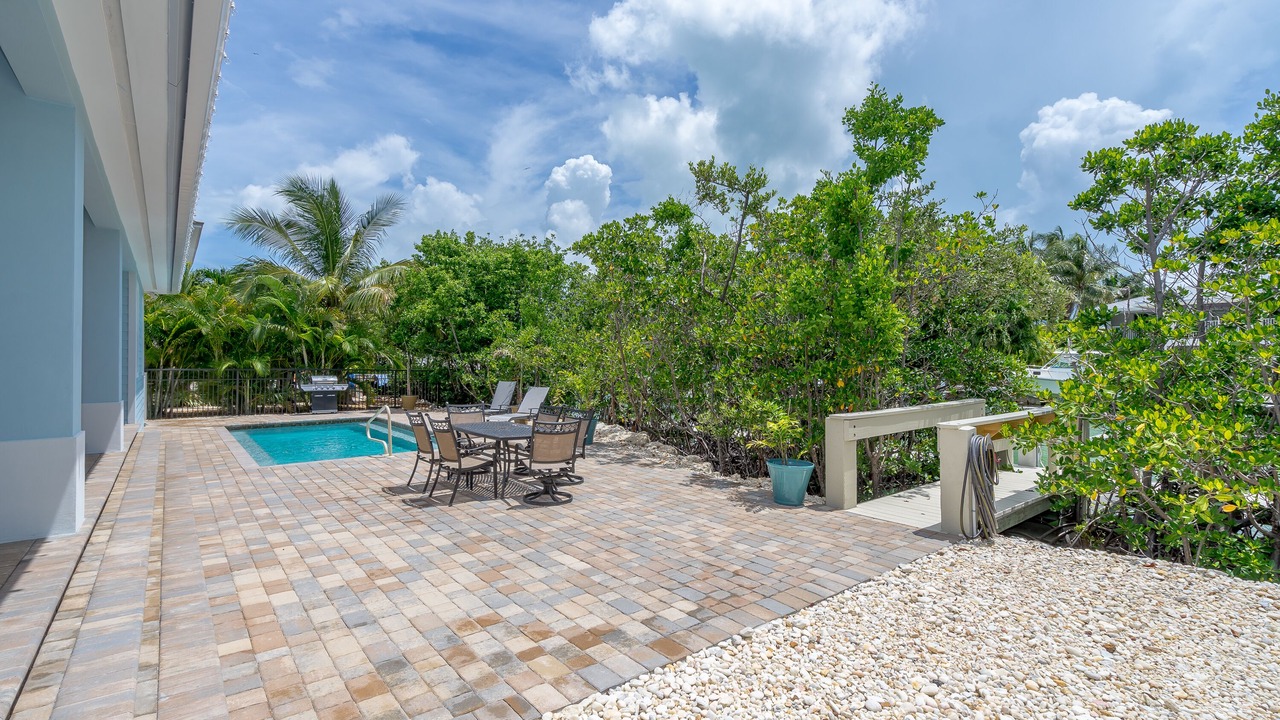 Photo of Outdoor in Coury