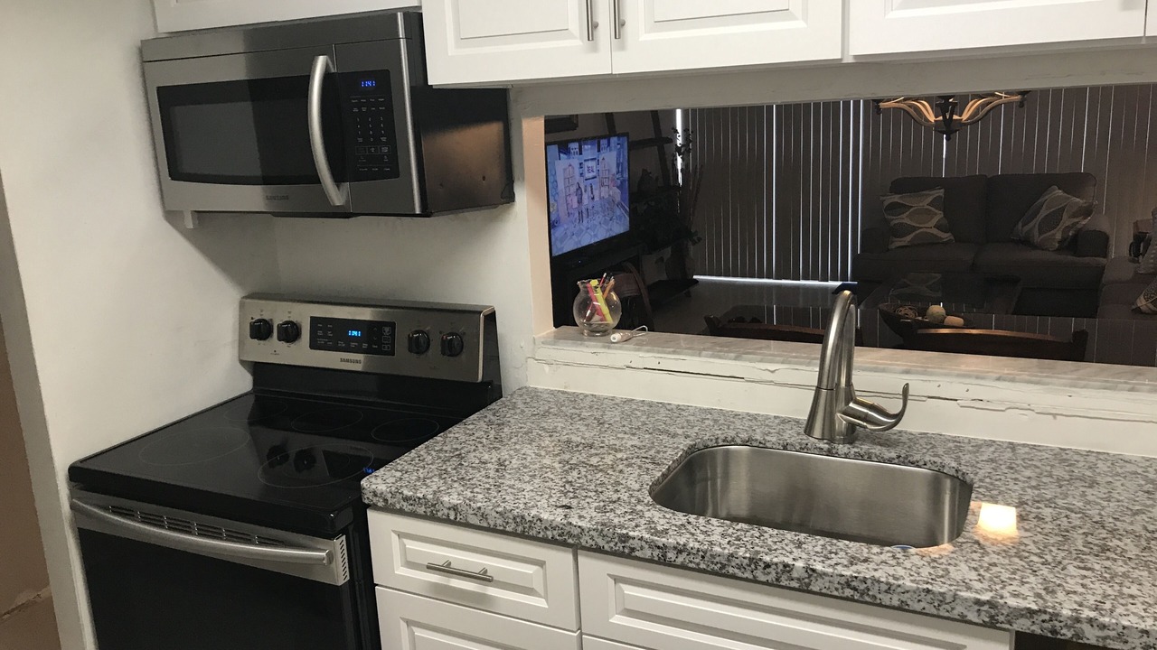 Photo of Kitchen in Hollywood South Central Beach