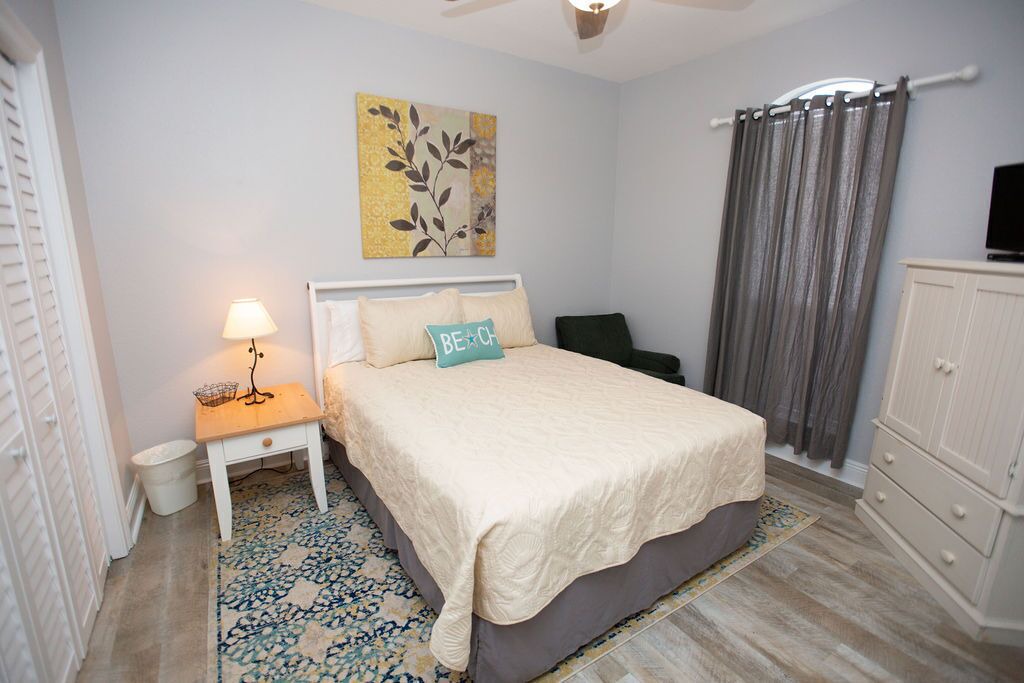 Photo of Bedroom in Miramar Beach