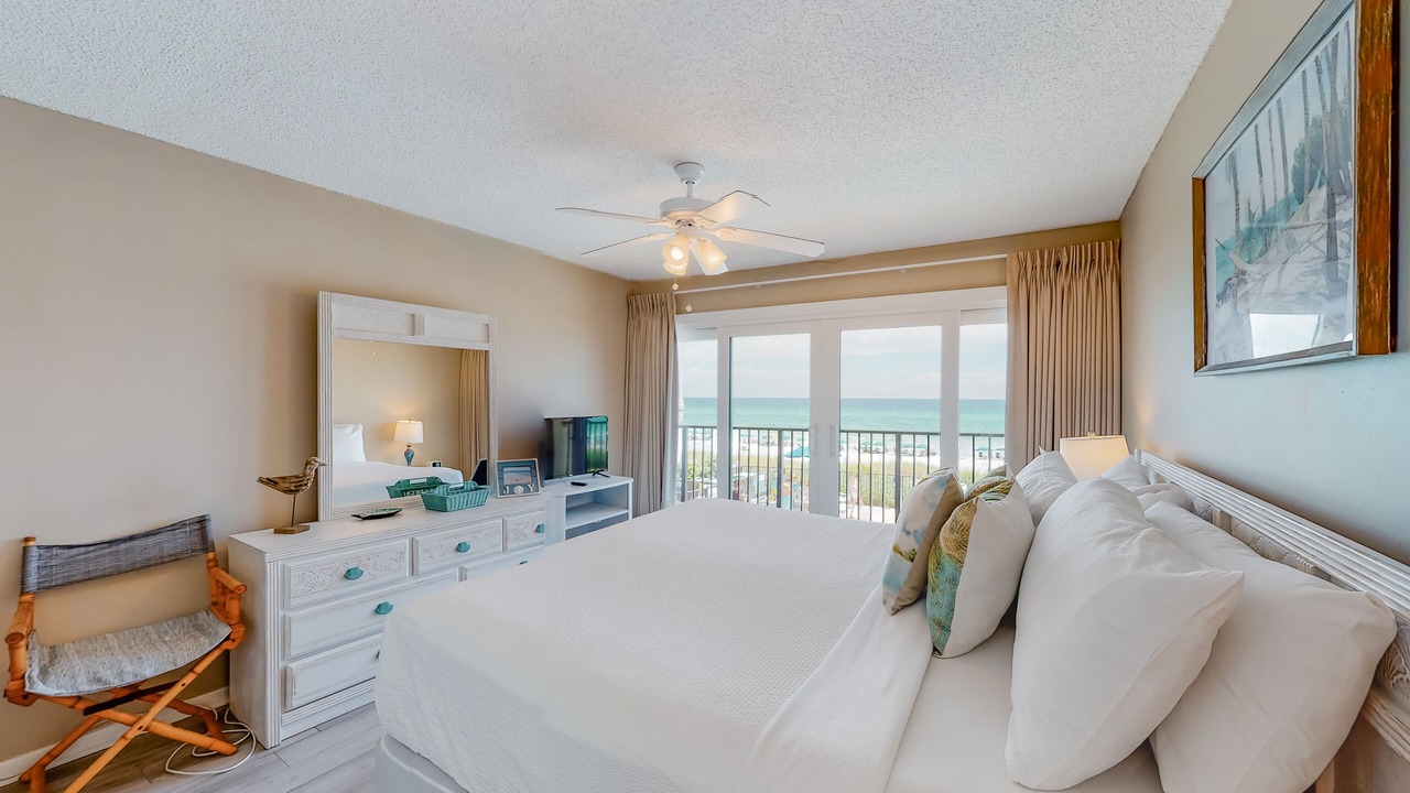 Photo of Bedroom in Miramar Beach