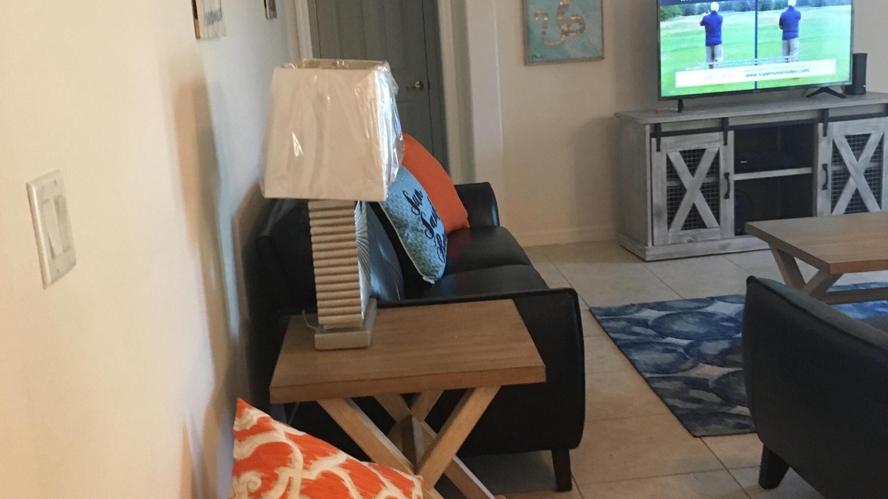 Photo of Livingroom in Orange Tree