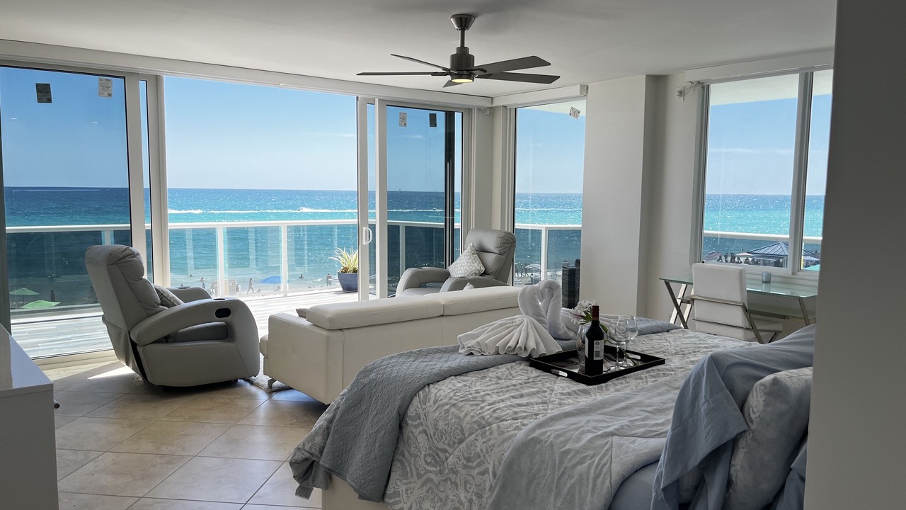 Photo of Bedroom in Hollywood South Central Beach