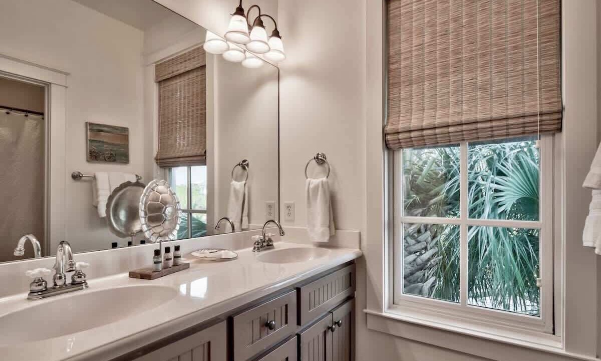 Photo of Bathroom in Seawatch