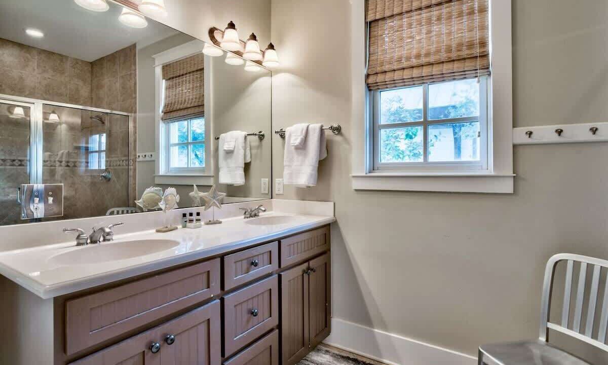 Photo of Bathroom in Seawatch