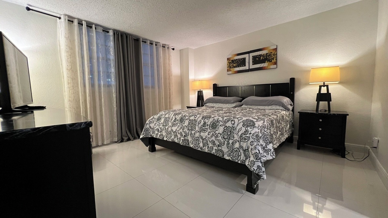Photo of Bedroom in Hollywood South Central Beach