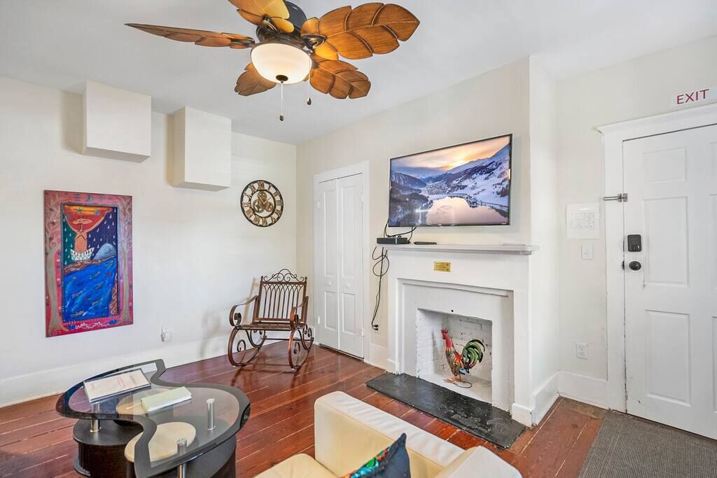 Photo of Livingroom in Downtown Historic District