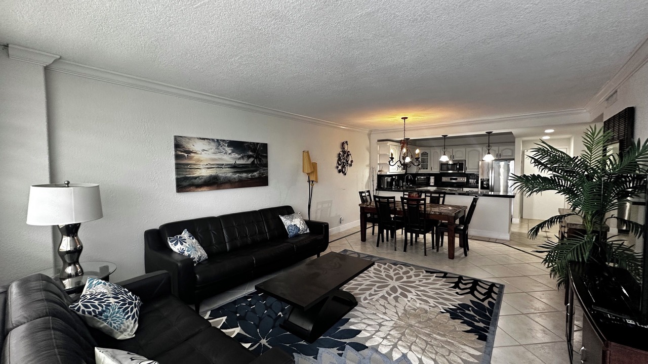Photo of Livingroom in Hollywood South Central Beach