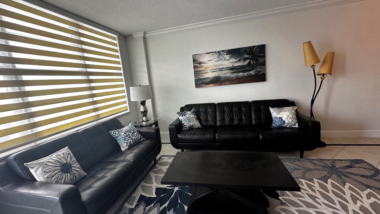 Photo of Livingroom in Hollywood South Central Beach