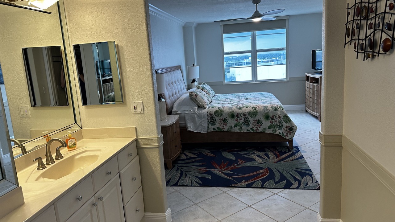 Photo of Bedroom in Hollywood South Central Beach