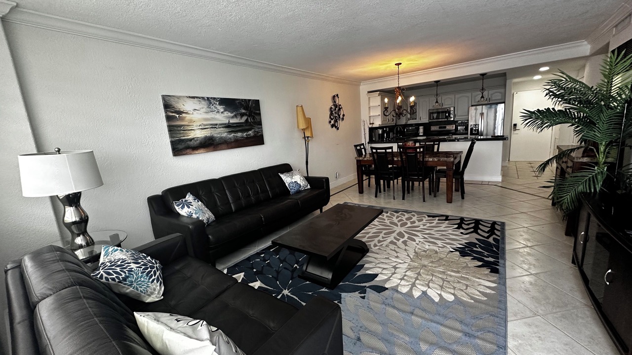 Photo of Livingroom in Hollywood South Central Beach