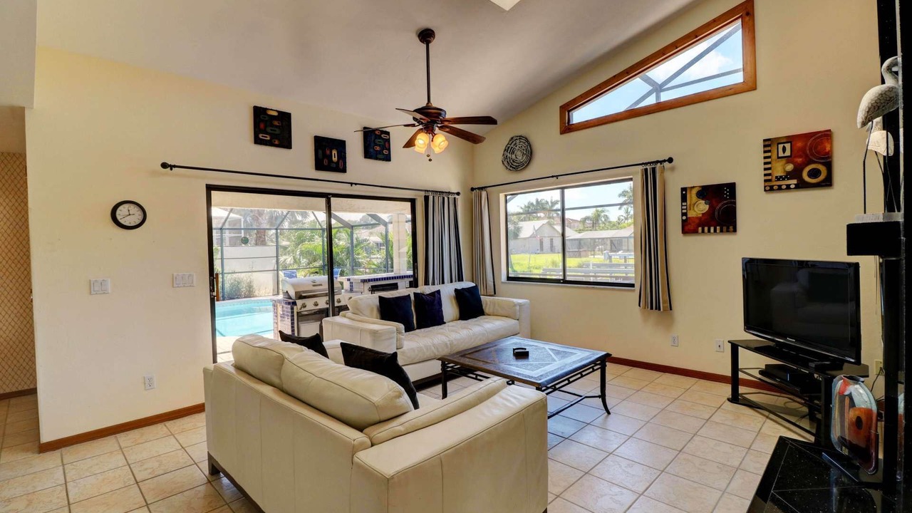 Photo of Outdoor in Pelican