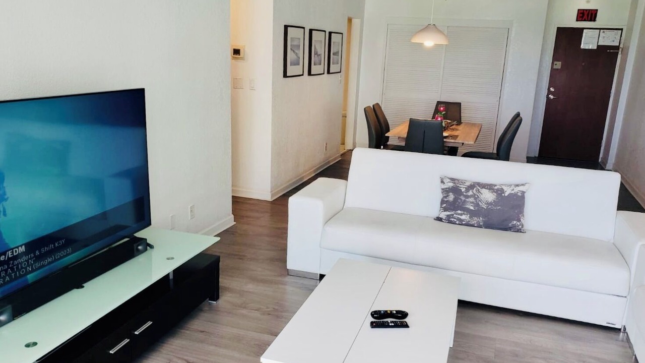 Photo of Livingroom in Hollywood South Central Beach
