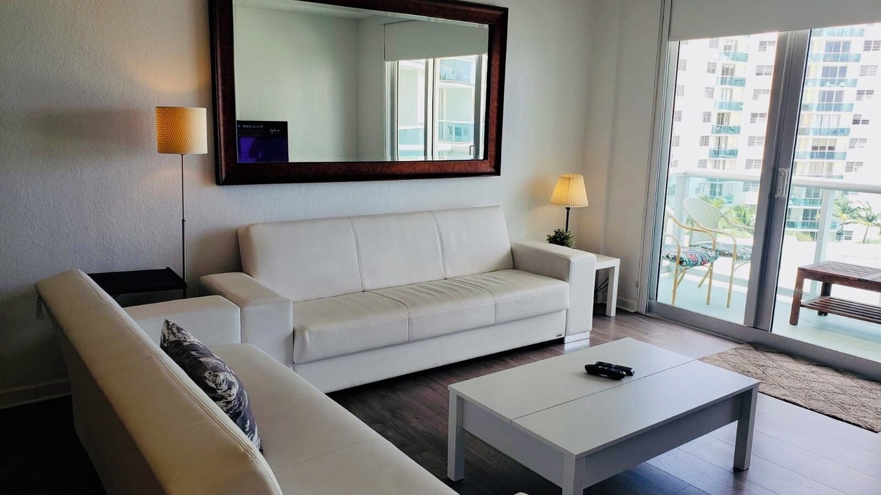 Photo of Livingroom in Hollywood South Central Beach