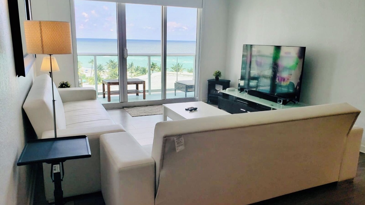 Photo of Livingroom in Hollywood South Central Beach