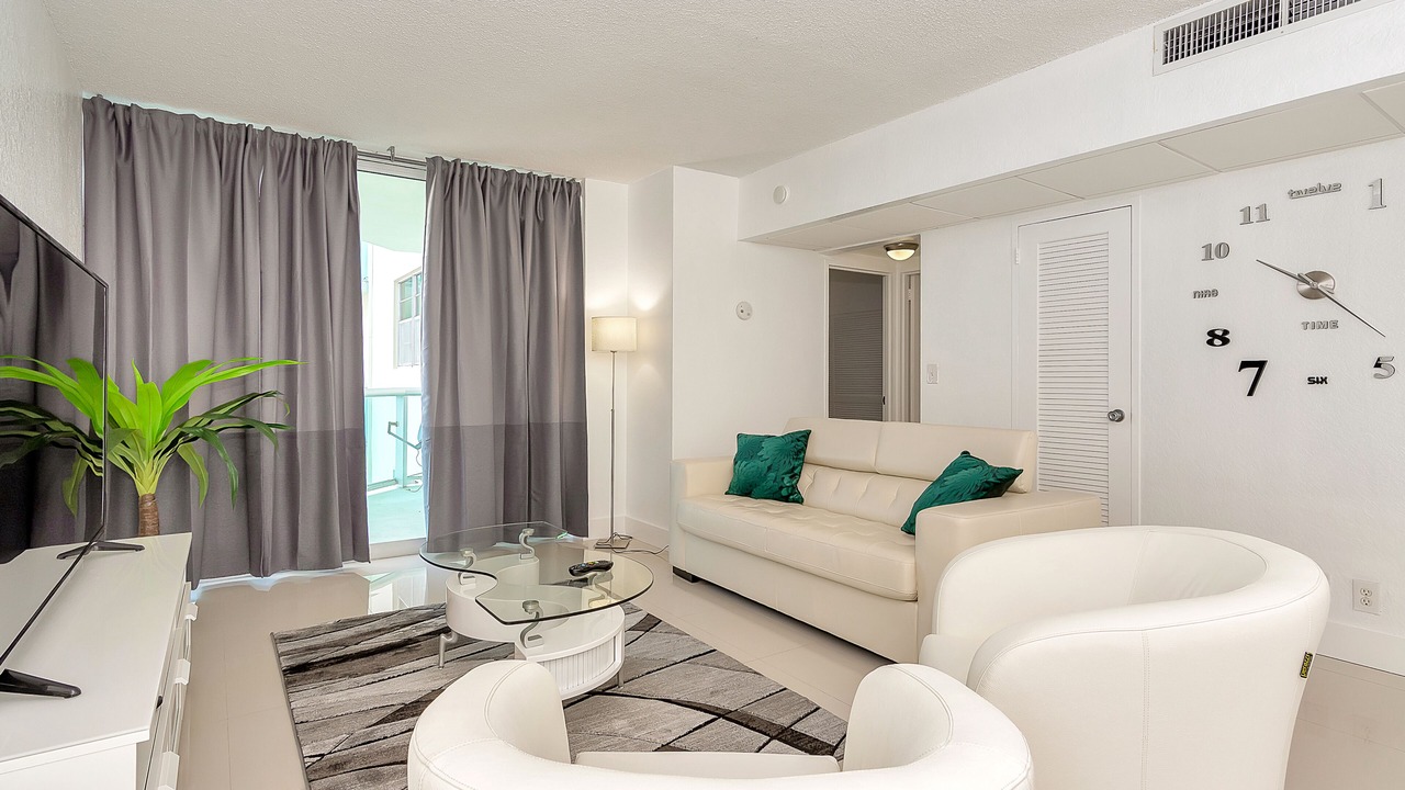 Photo of Livingroom in Hollywood South Central Beach
