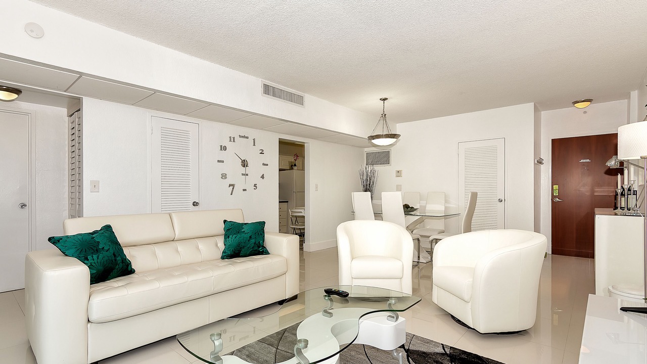 Photo of Livingroom in Hollywood South Central Beach