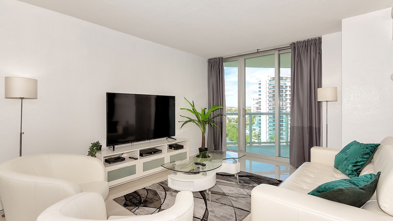 Photo of Livingroom in Hollywood South Central Beach