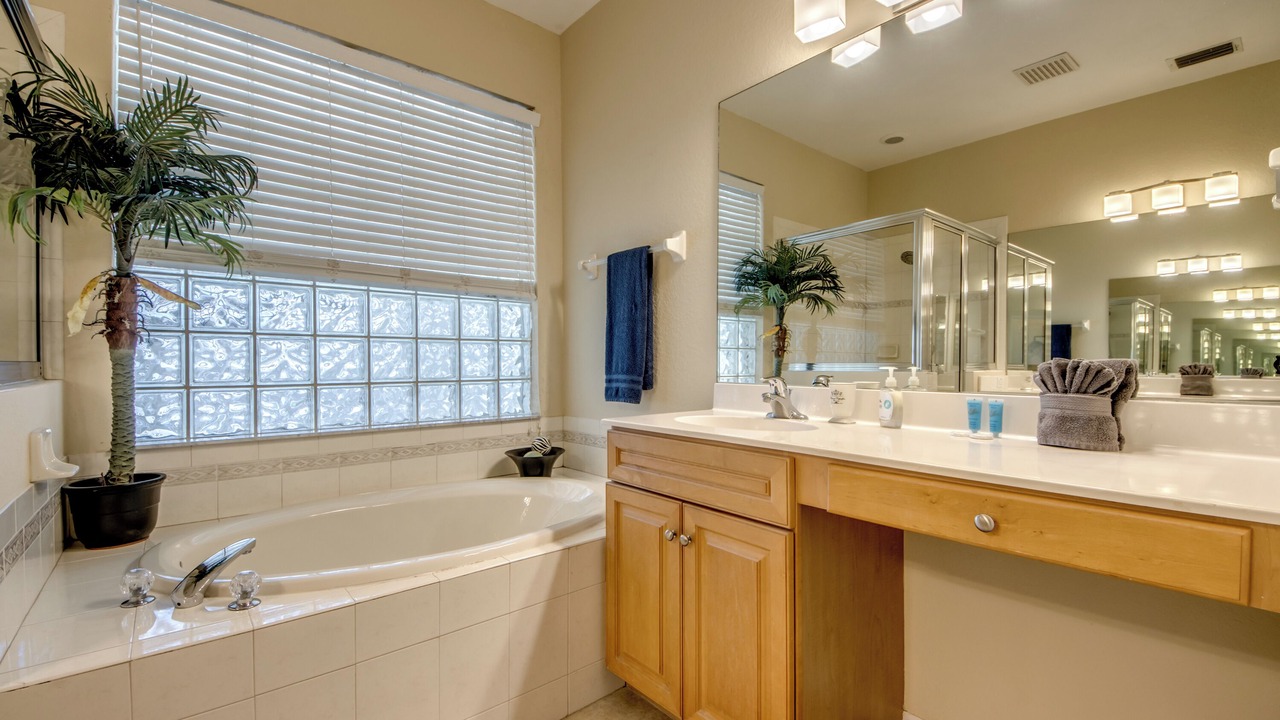 Photo of Bathroom in Pelican