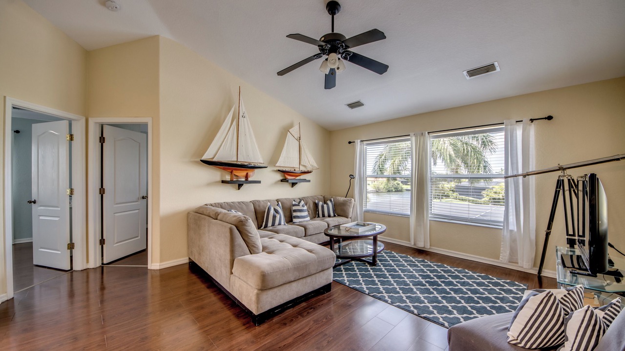 Photo of Livingroom in Pelican