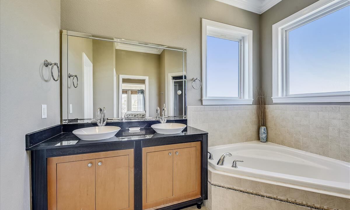 Photo of Bathroom in Plantation