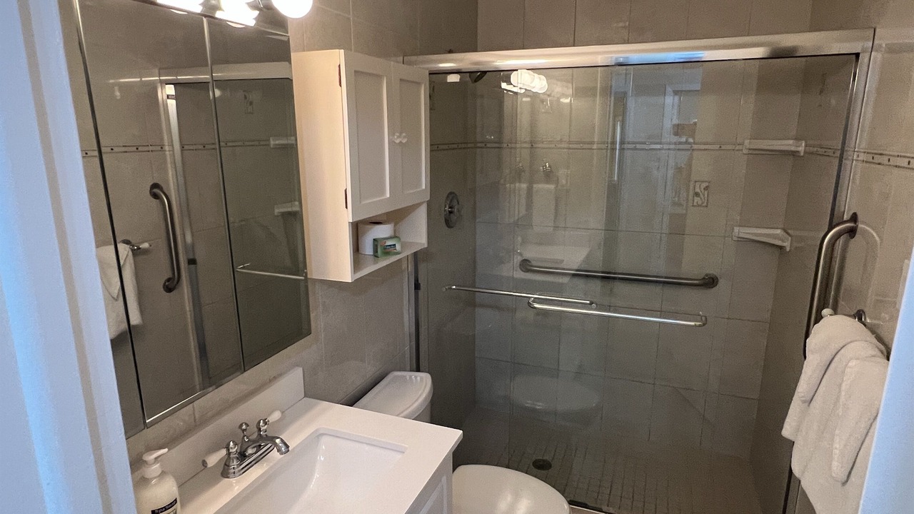 Photo of Bathroom in Marathon