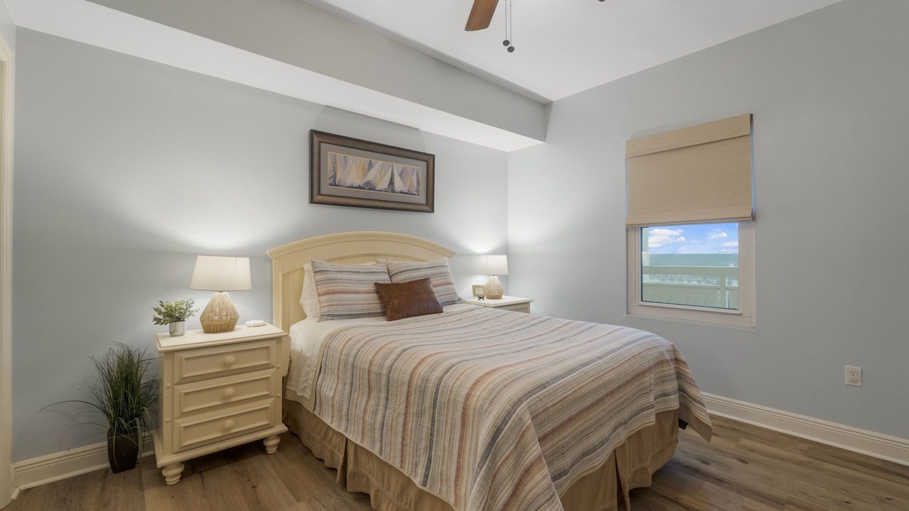 Photo of Bedroom in Miramar Beach