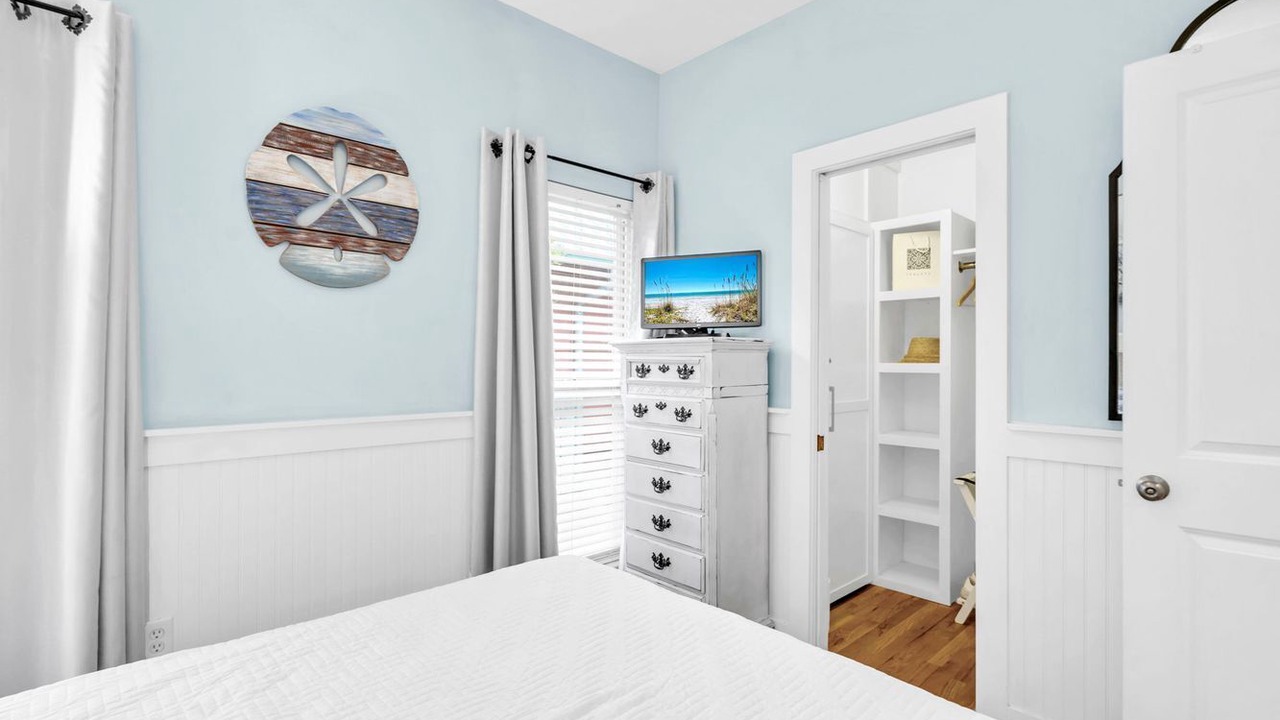Photo of Bedroom in Seacrest