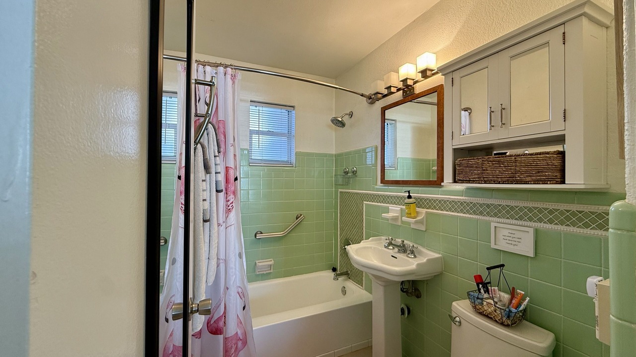 Photo of Bathroom in Lenox Park