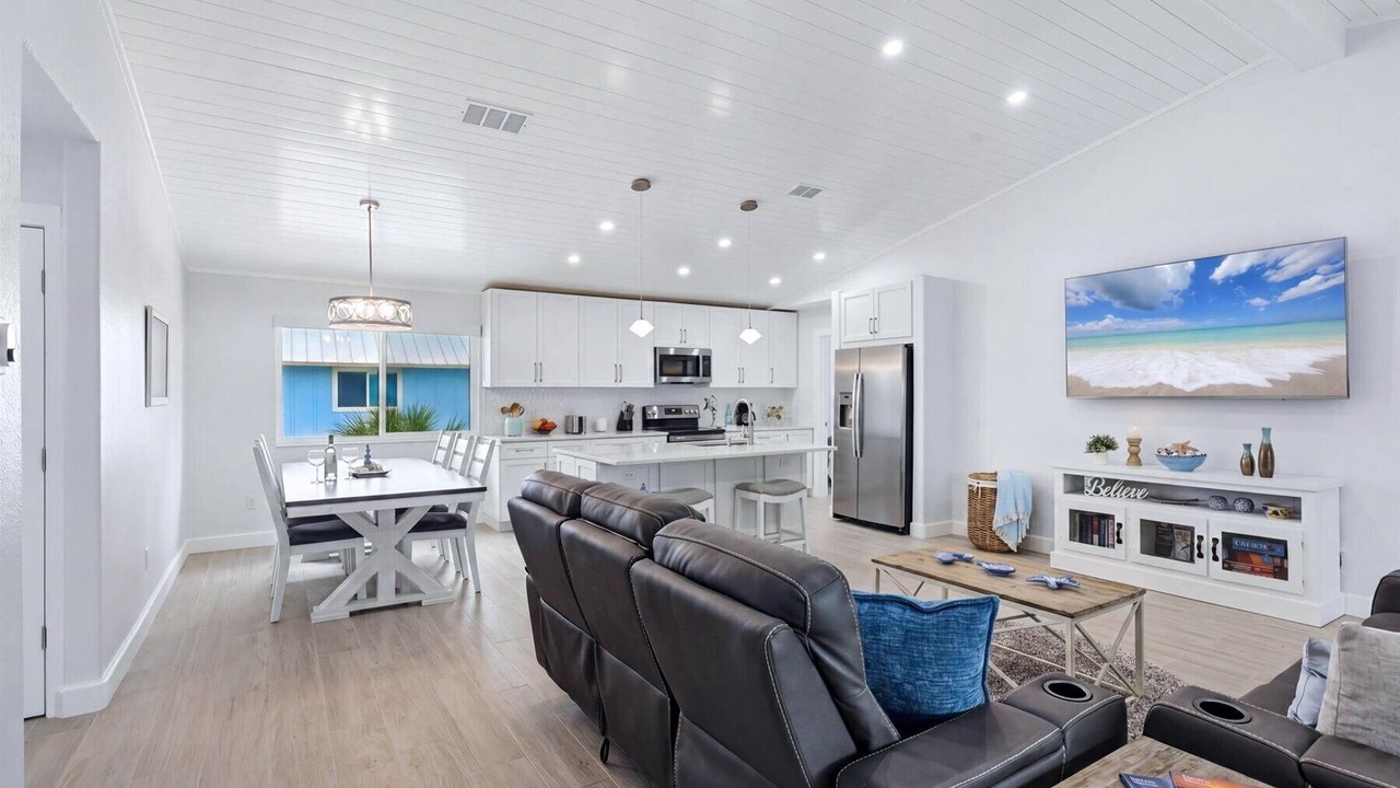 Photo of Livingroom in Palm Island