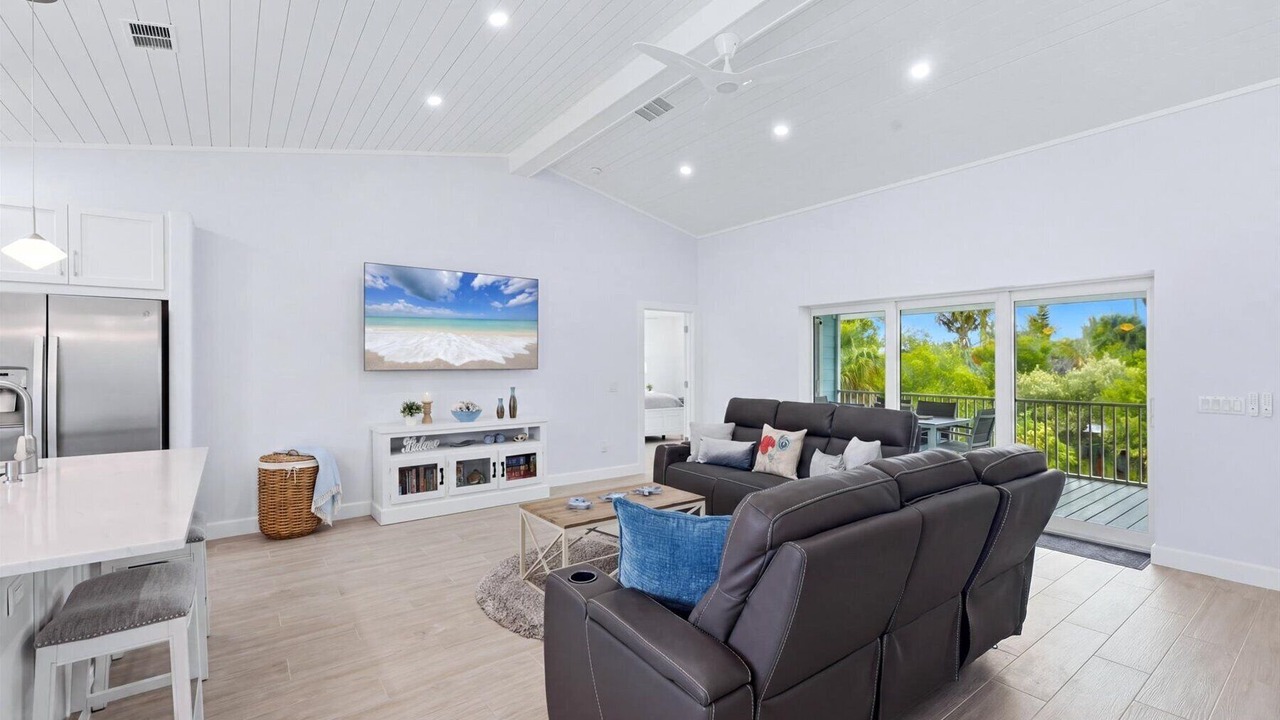 Photo of Livingroom in Palm Island