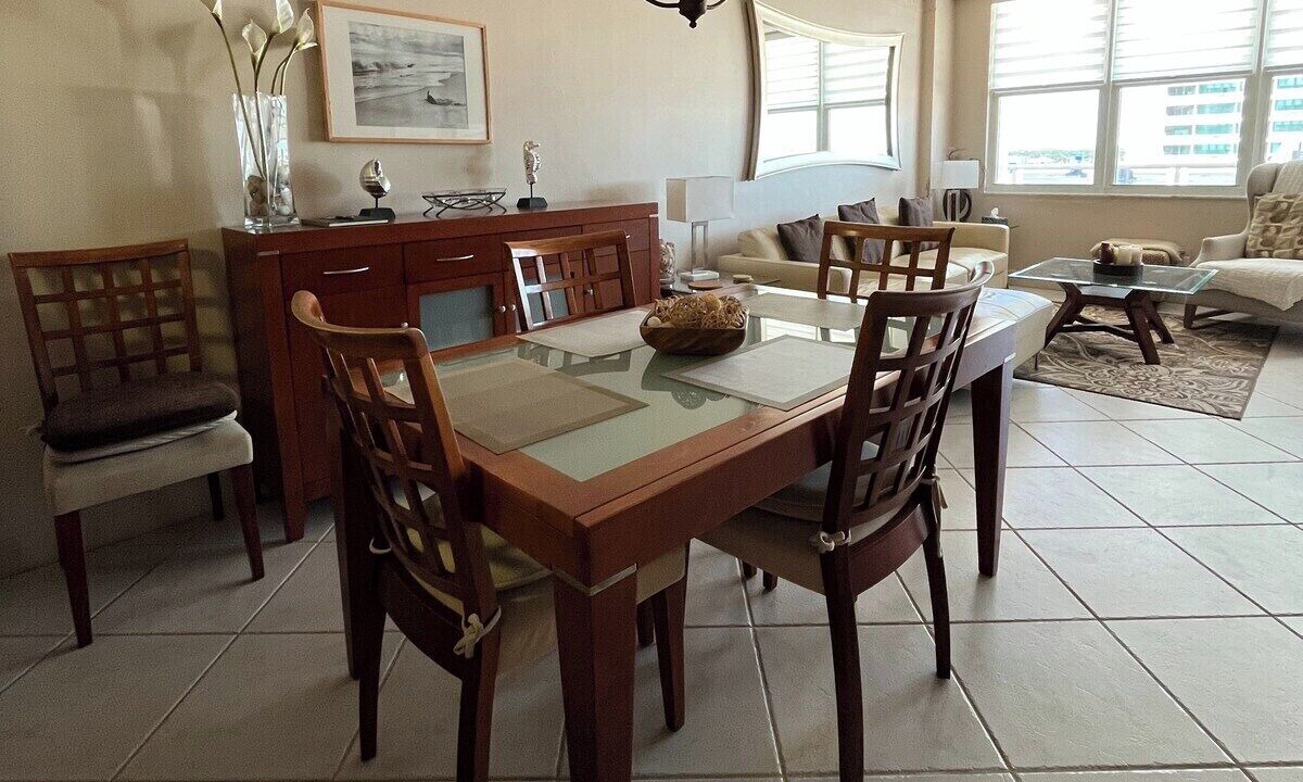 Photo of Livingroom in Hollywood South Central Beach