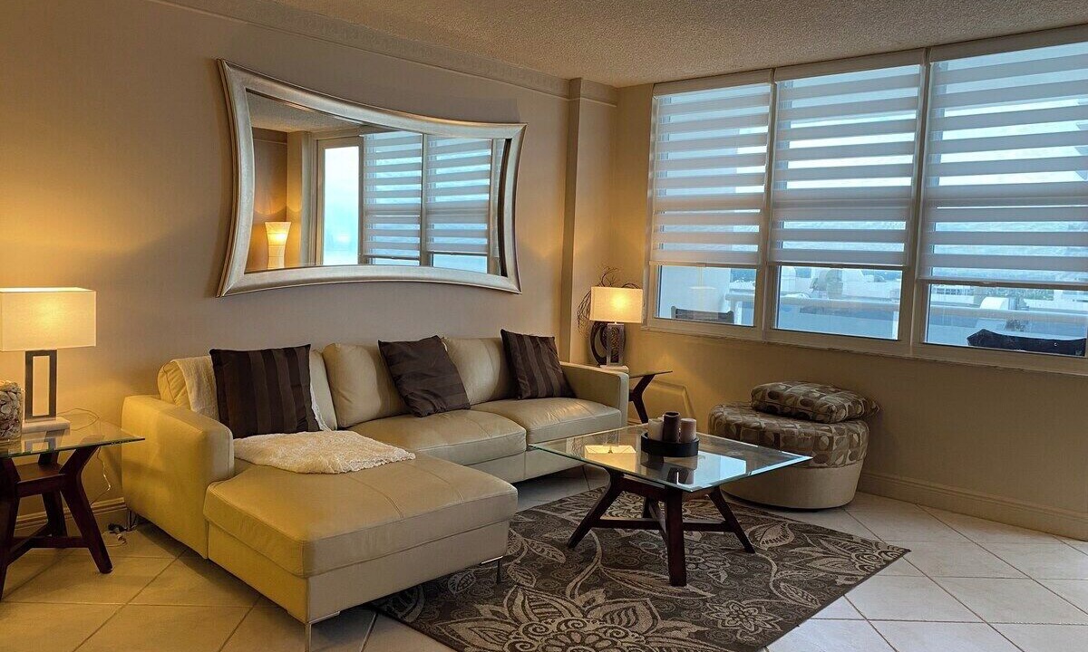 Photo of Livingroom in Hollywood South Central Beach