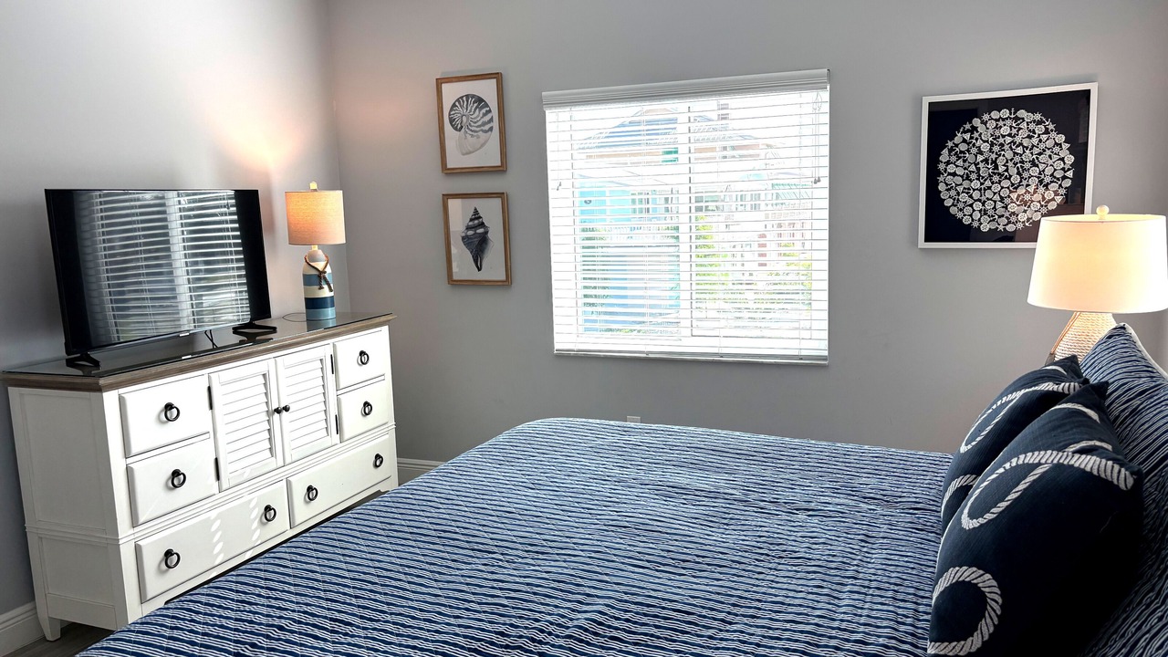 Photo of Bedroom in Mid Island