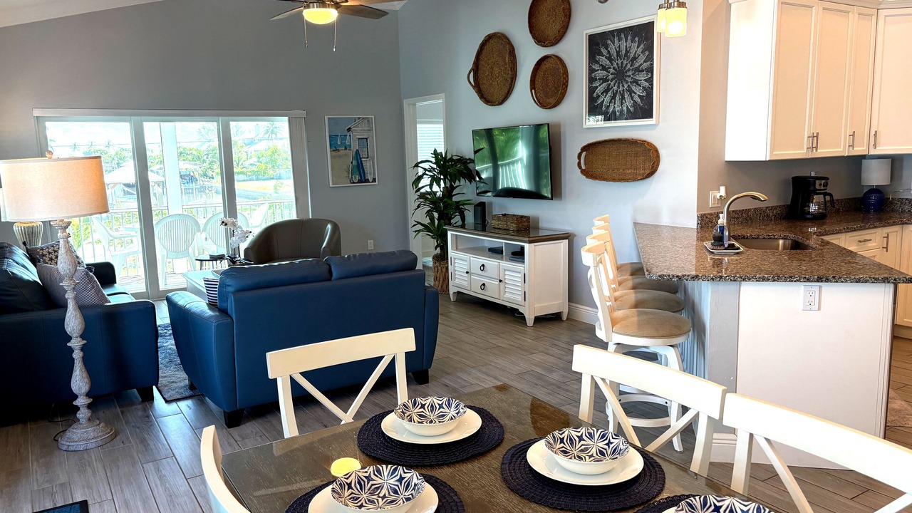 Photo of Livingroom in Mid Island