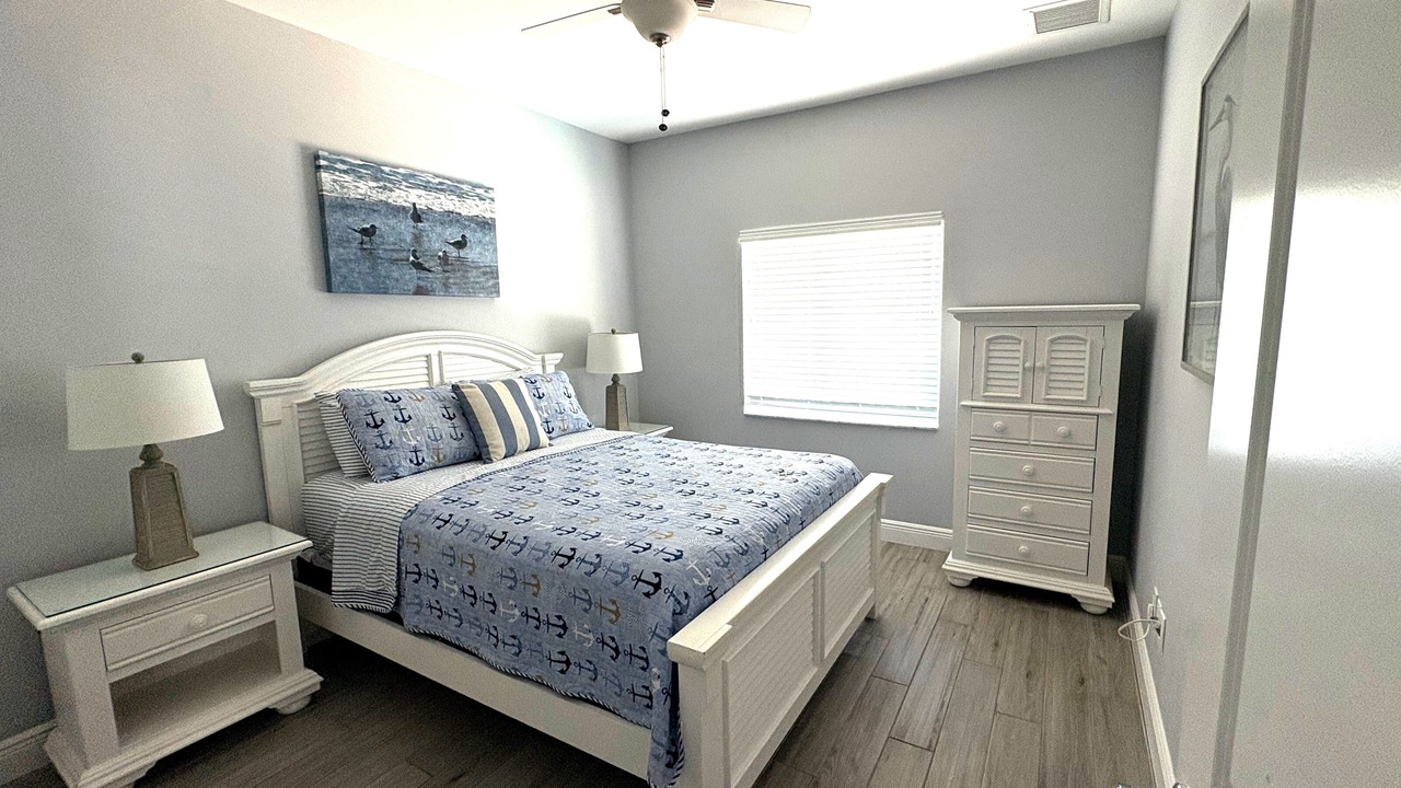 Photo of Bedroom in Mid Island