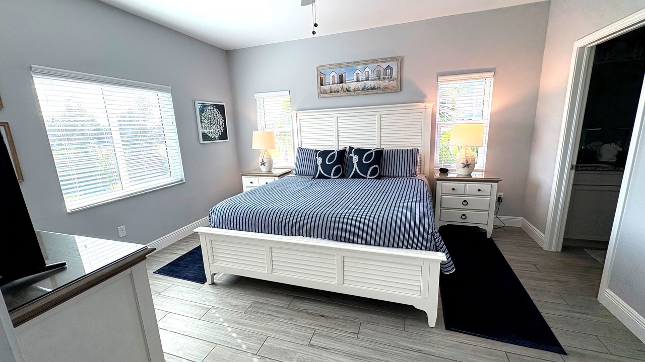 Photo of Bedroom in Mid Island