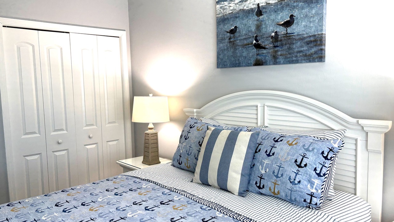 Photo of Bedroom in Mid Island