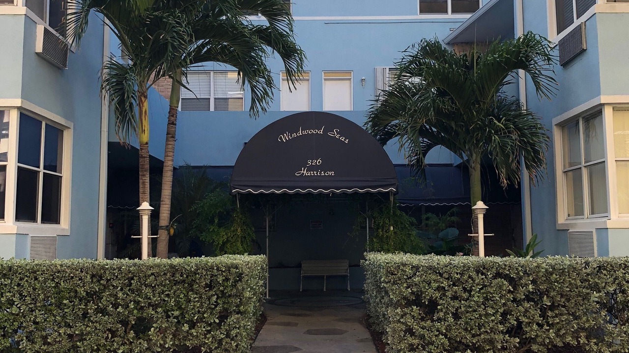 Photo of Others in Hollywood South Central Beach