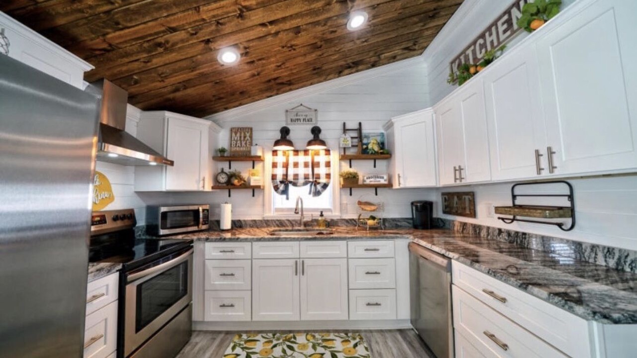 Photo of Kitchen in Lower Grand Lagoon