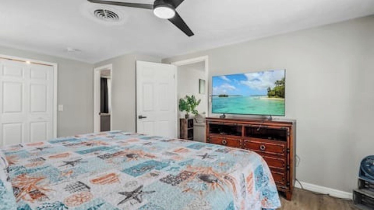 Photo of Bedroom in Englewood East