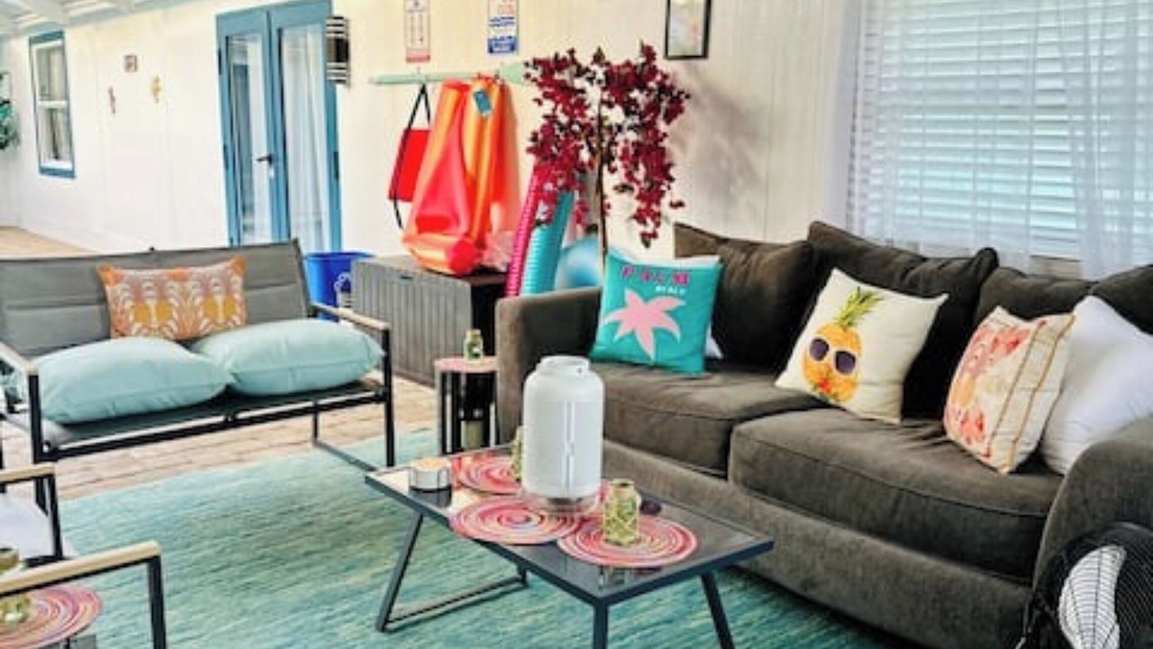 Photo of Livingroom in Englewood East