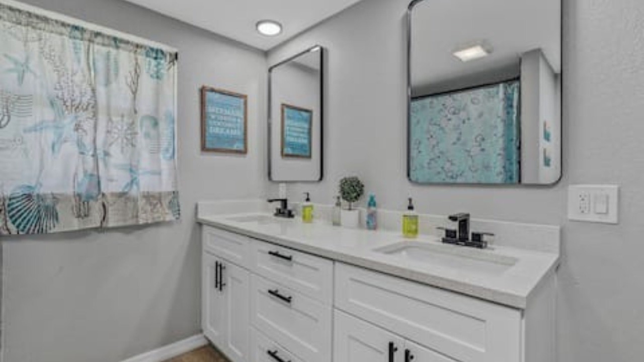 Photo of Bathroom in Englewood East