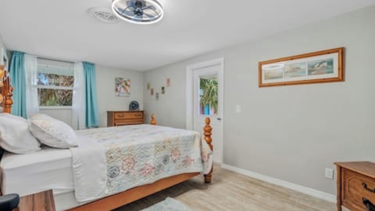 Photo of Bedroom in Englewood East