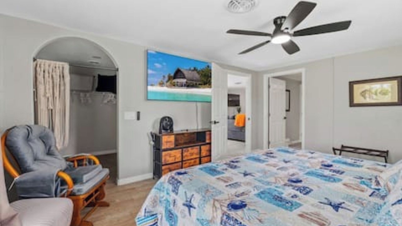 Photo of Bedroom in Englewood East