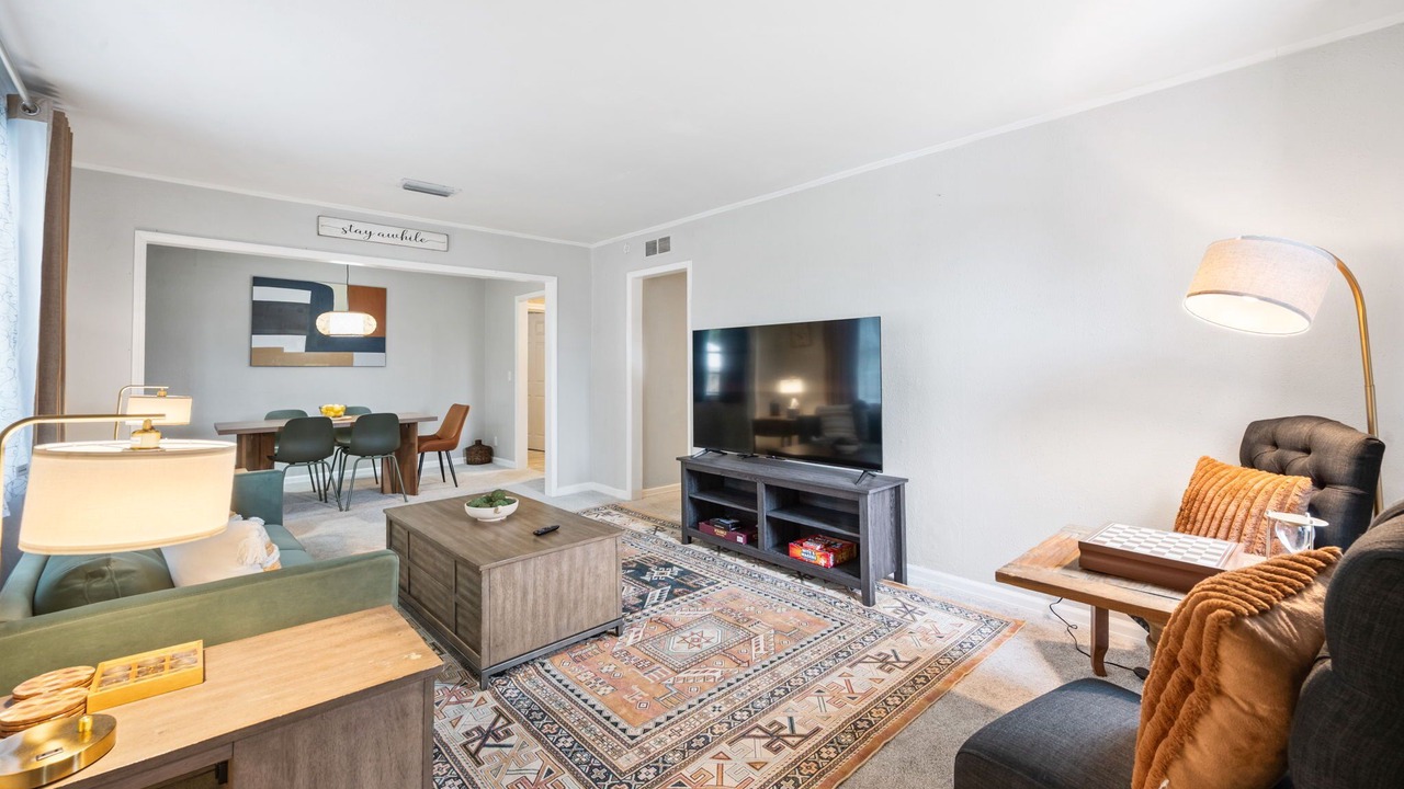 Photo of Livingroom in Lakeshore South