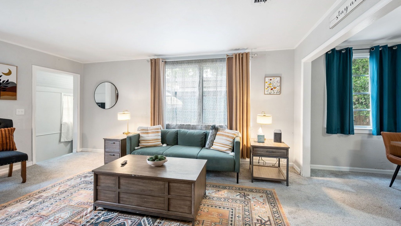 Photo of Livingroom in Lakeshore South