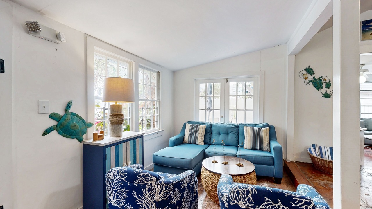 Photo of Livingroom in Historic Seaport