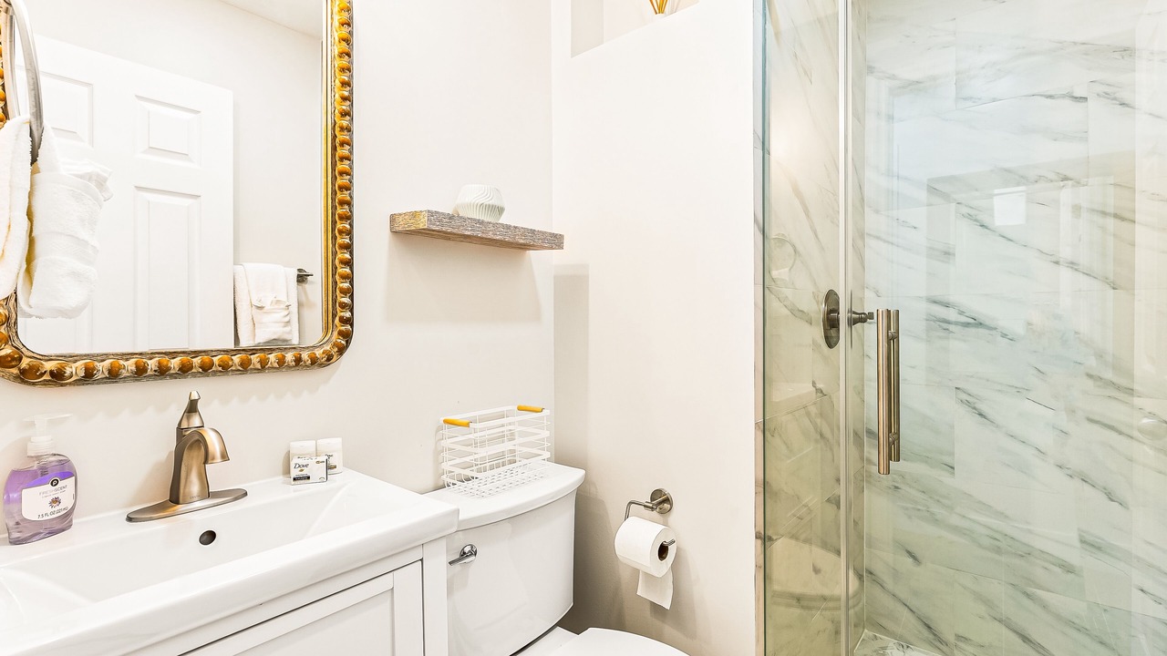 Photo of Bathroom in Marathon